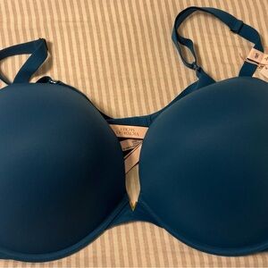 NWT Victoria’s Secret Bra - 44DDD
